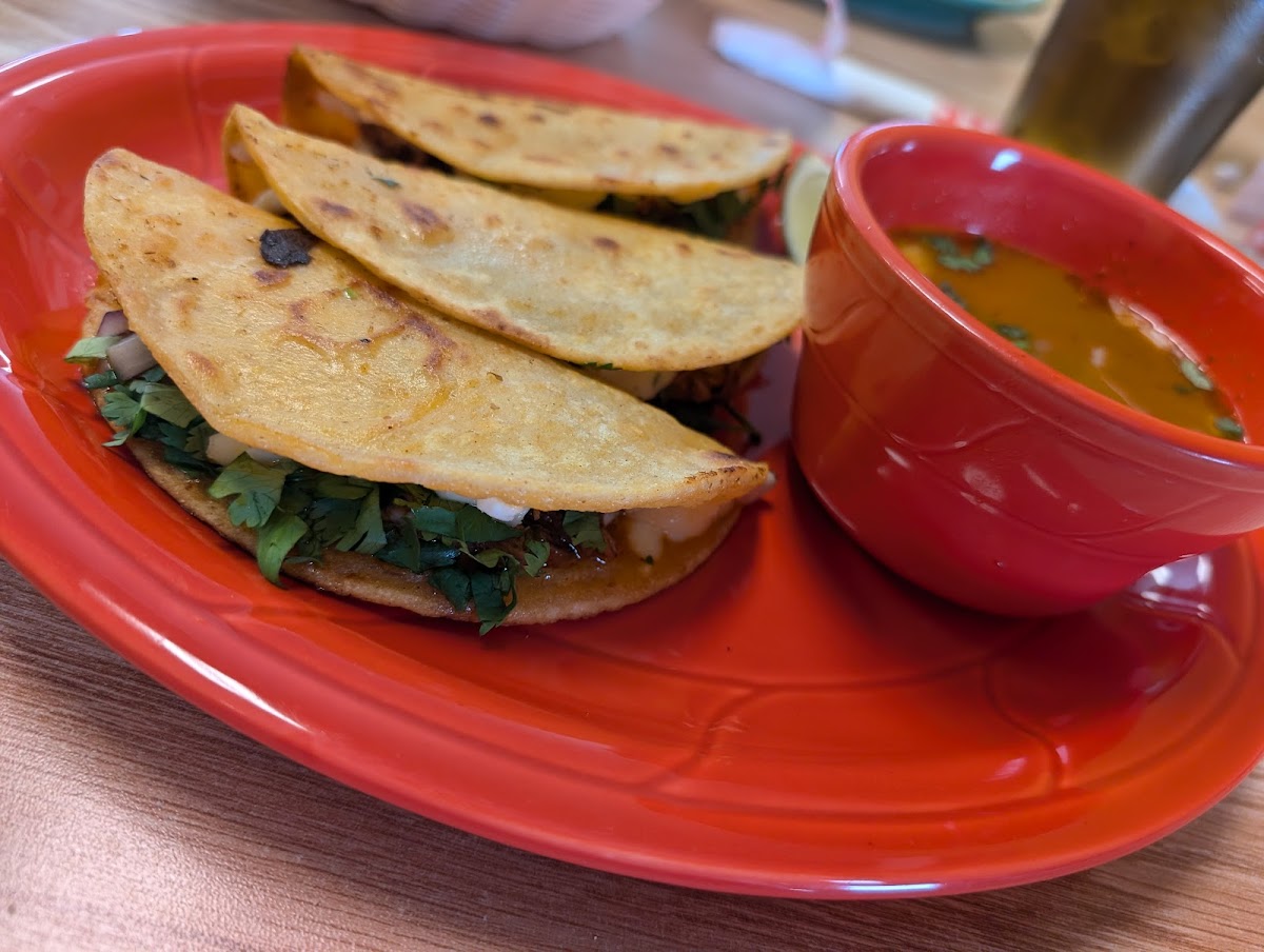 Antojitos La Monarca